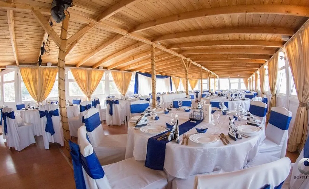 Aquamarina Hotel és Rendezvényhajó