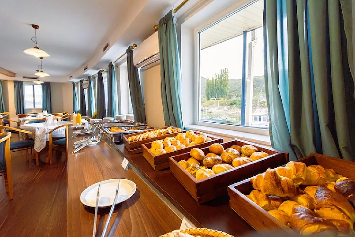Aquamarina Hotel és Rendezvényhajó