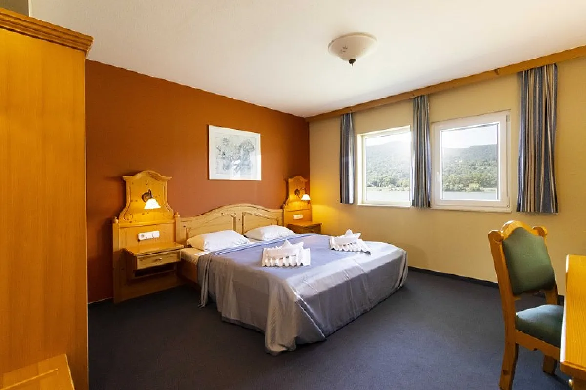 Aquamarina Hotel és Rendezvényhajó