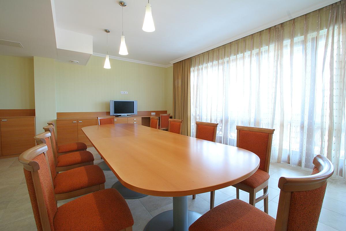 VIP Tárgyaló