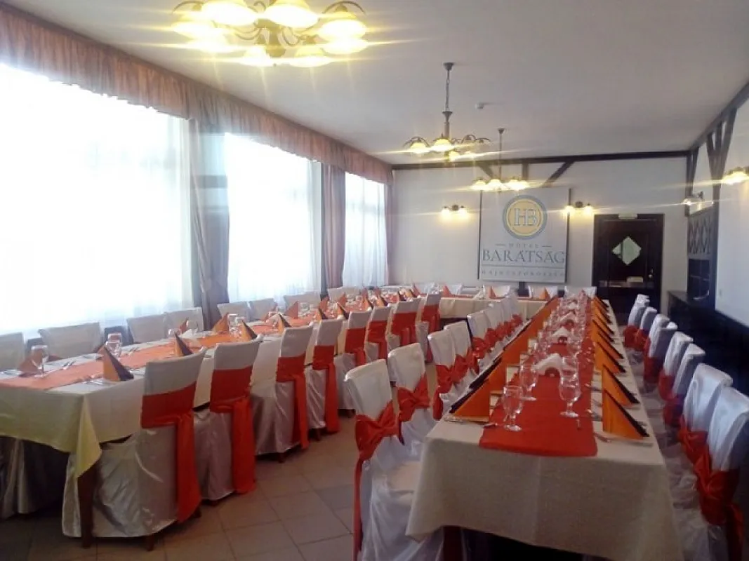 Hotel Barátság