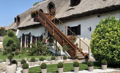 The Houses of History – anno 1830