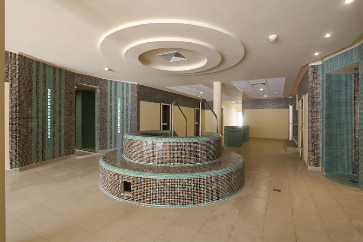 Barack Thermal Resort