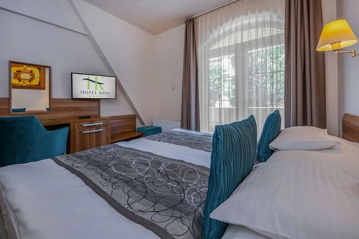 Hotel Kiss