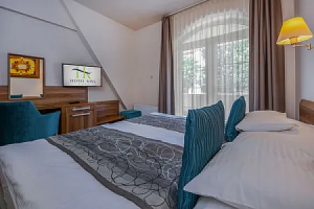 Hotel Kiss