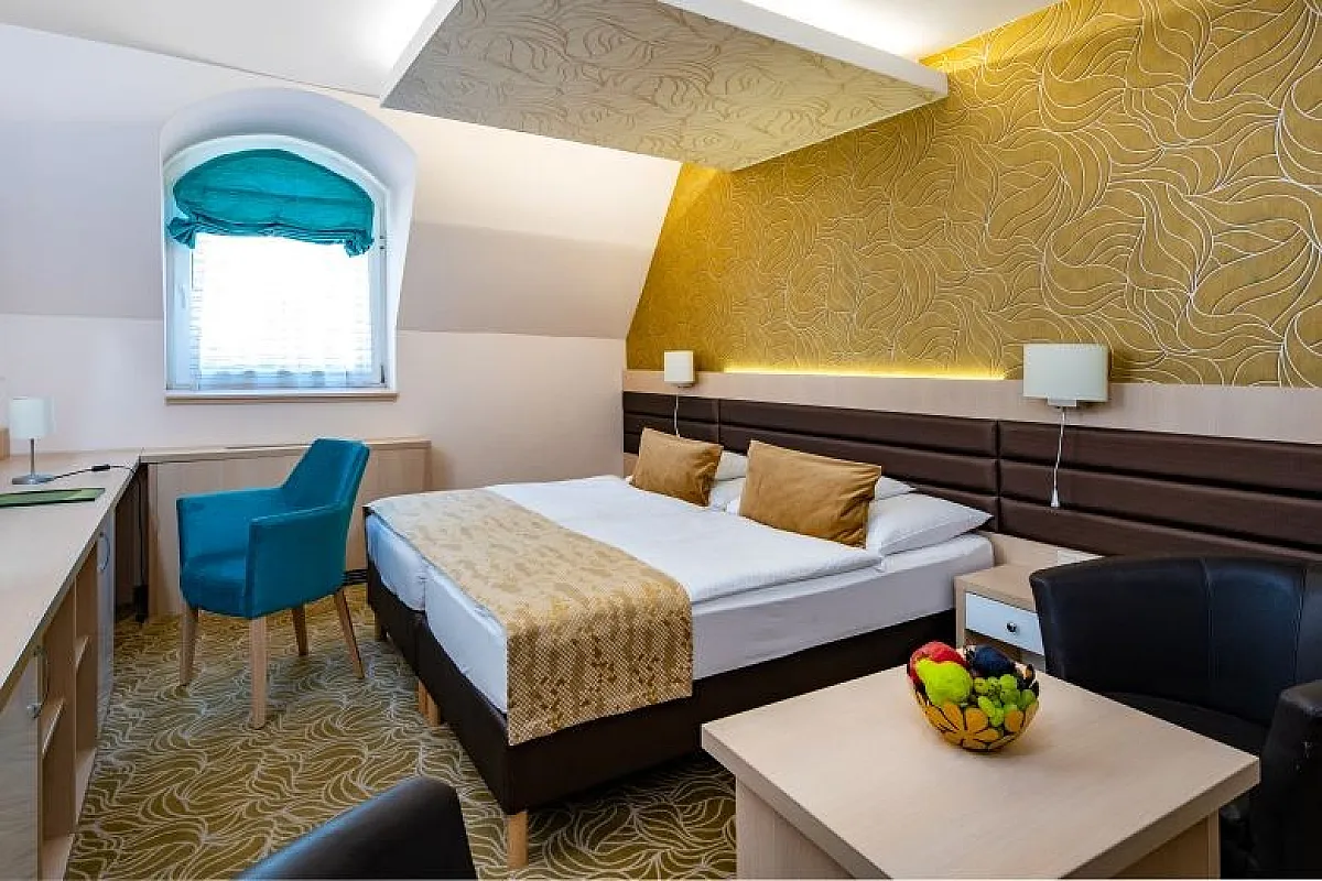 Hotel Kiss