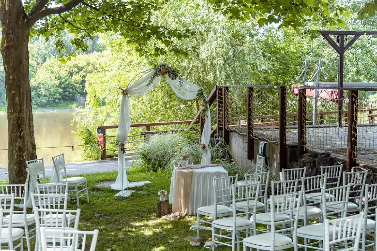 Café Ponyvaregény