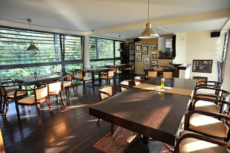 Café Ponyvaregény