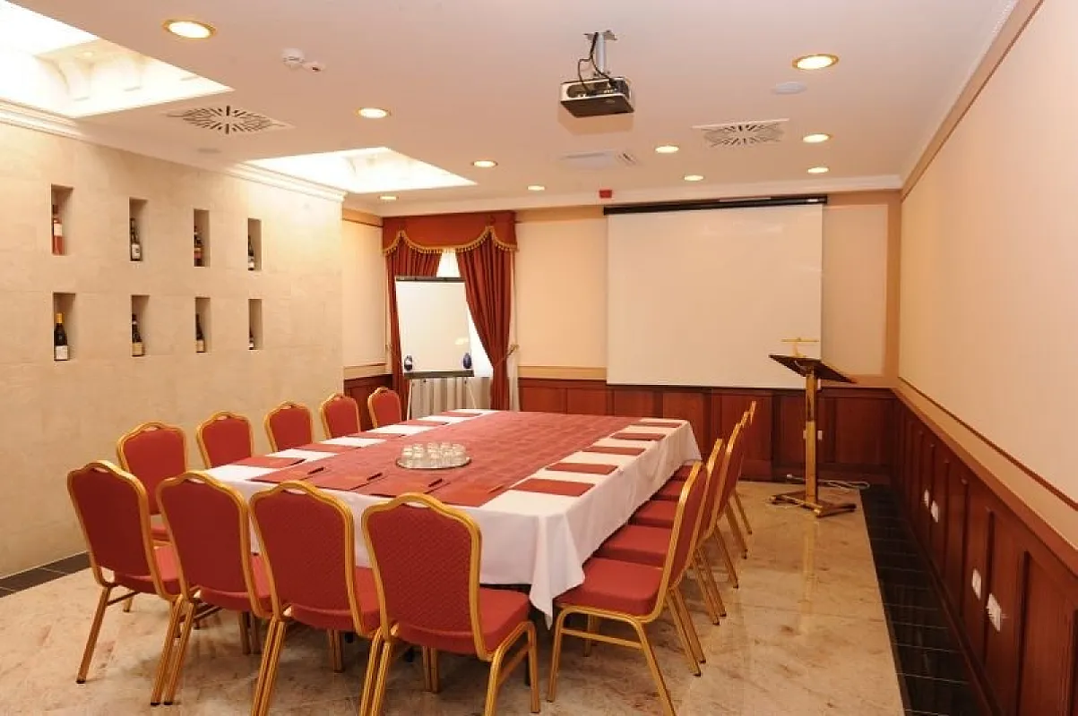 Hotel Ködmön Eger