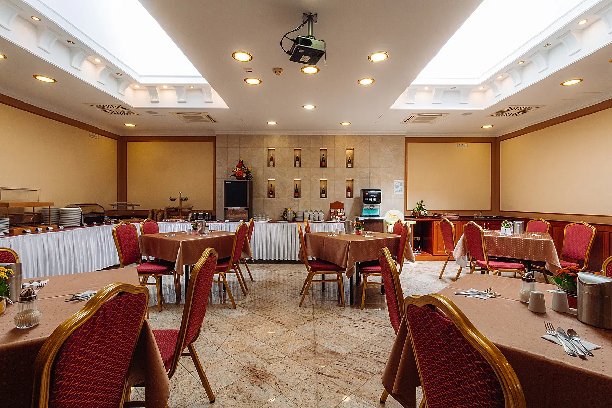 Hotel Ködmön Eger