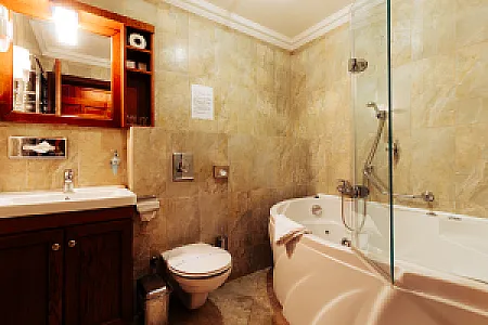 Hotel Ködmön Eger