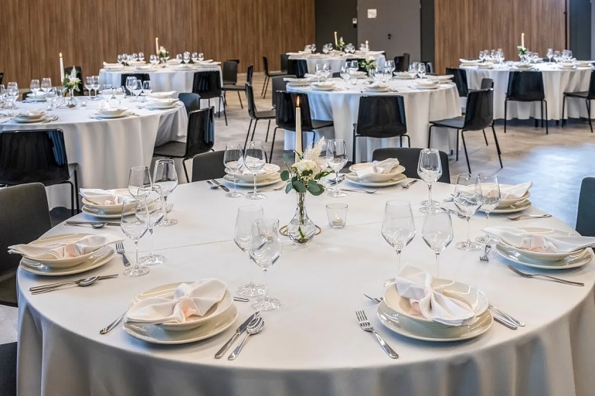 FLOW Hotel & Conference