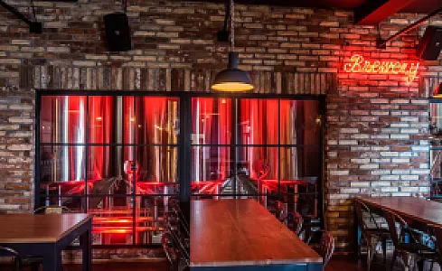 FIRST Craft Beer Sörfőzde & Taproom