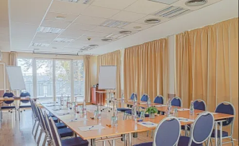 Holiday Beach Budapest Wellness & Conference Hotel