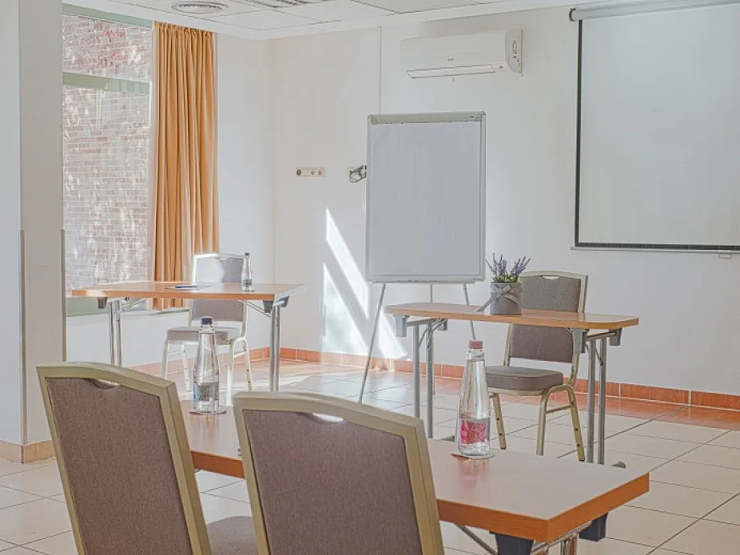 Holiday Beach Budapest Wellness & Conference Hotel