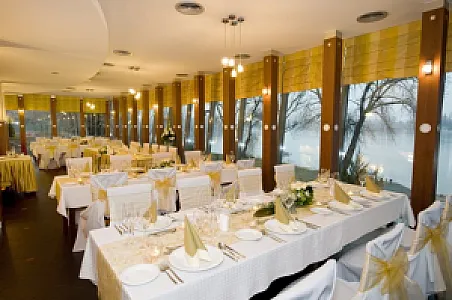 Holiday Beach Budapest Wellness & Conference Hotel
