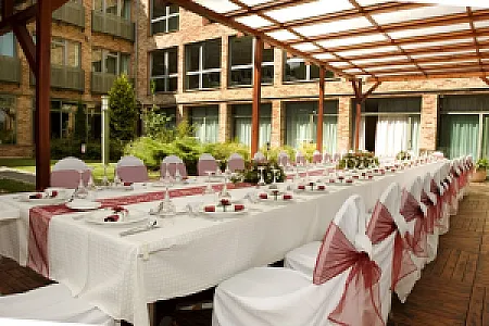 Holiday Beach Budapest Wellness & Conference Hotel