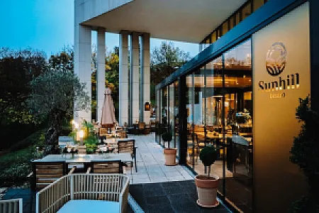 Sunhill Bistro & Skybar