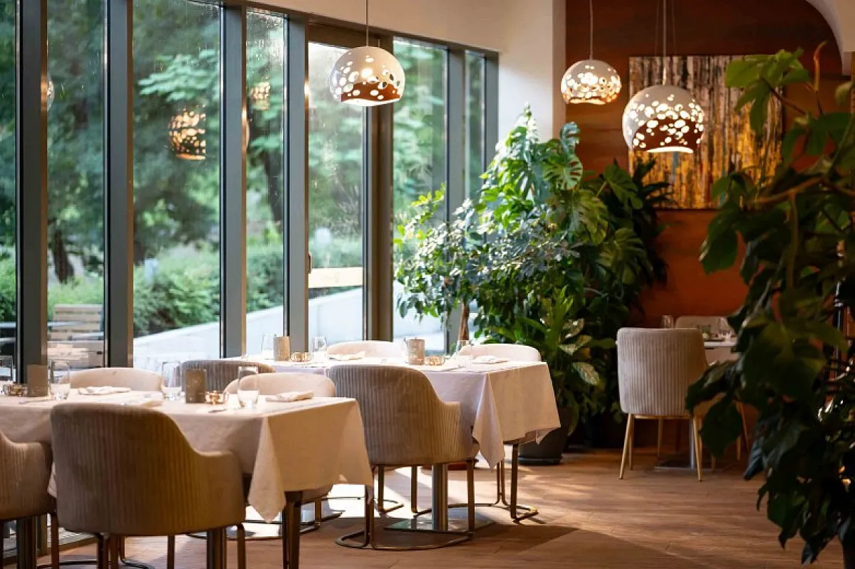 Sunhill Bistro & Skybar