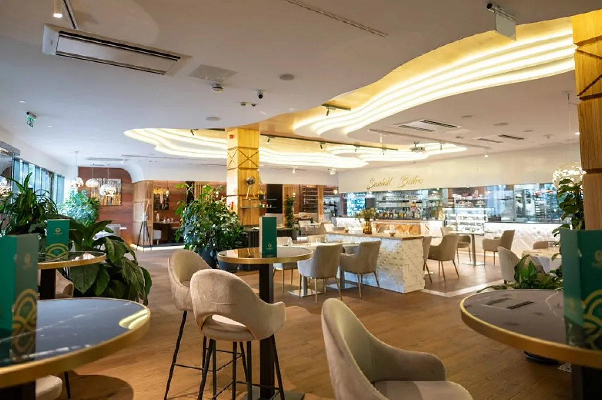Sunhill Bistro & Skybar