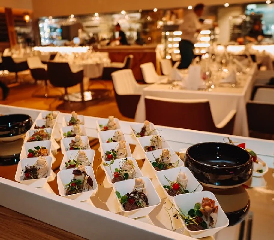 Sunhill Bistro & Skybar