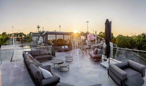 Sunhill Bistro & Skybar