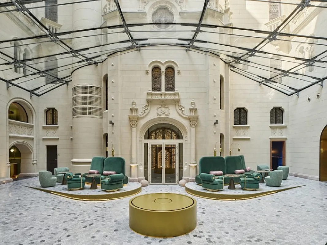 W Budapest
