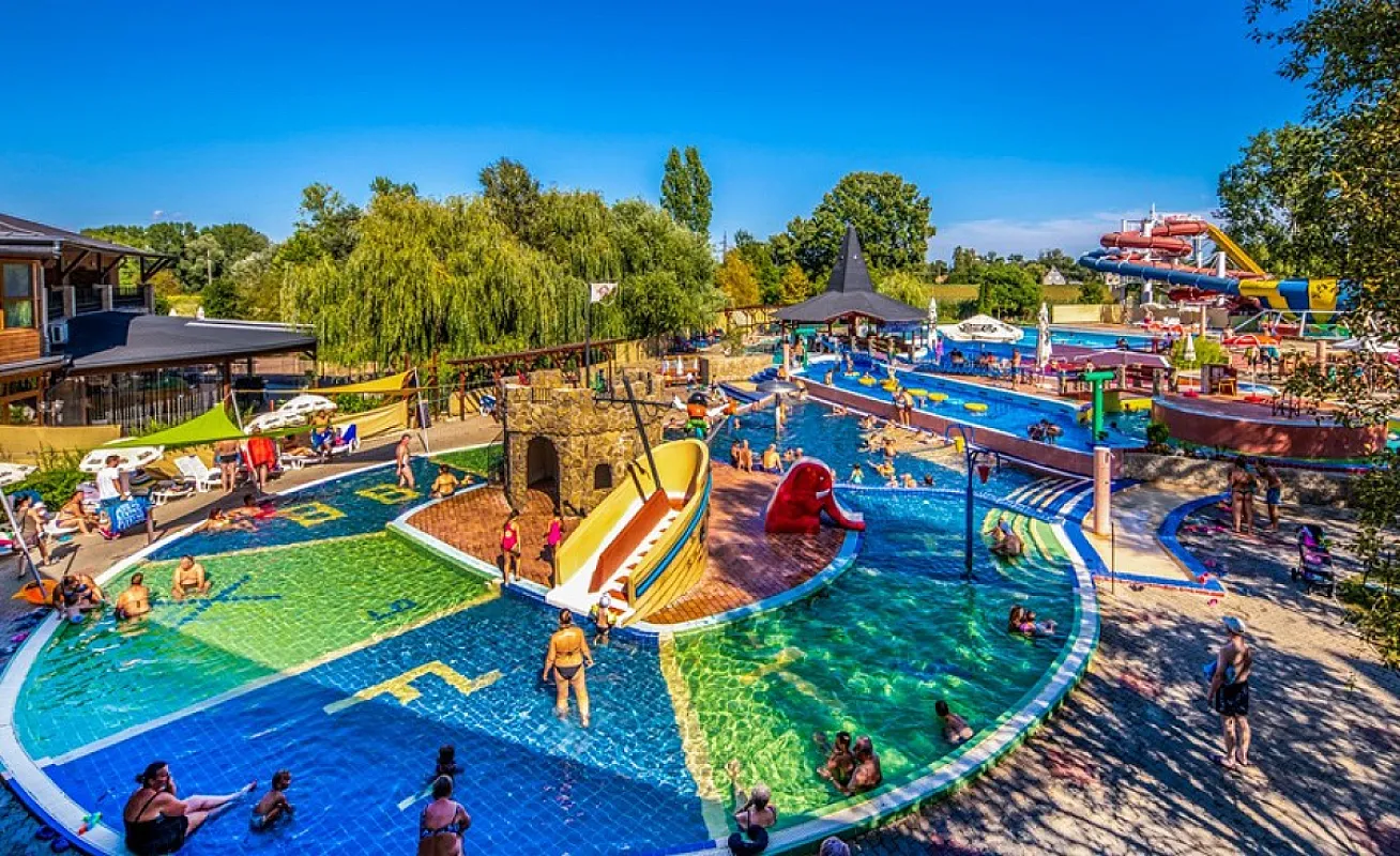 Aqua Land Termál és Élményfürdő