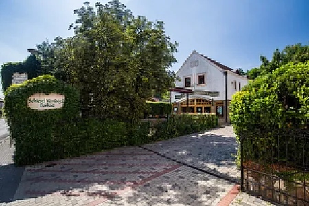 Schieszl Vendéglő és Borház