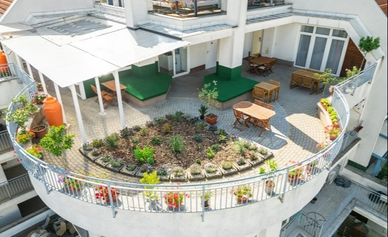 Rooftop City Residence