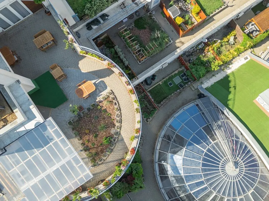 Rooftop City Residence