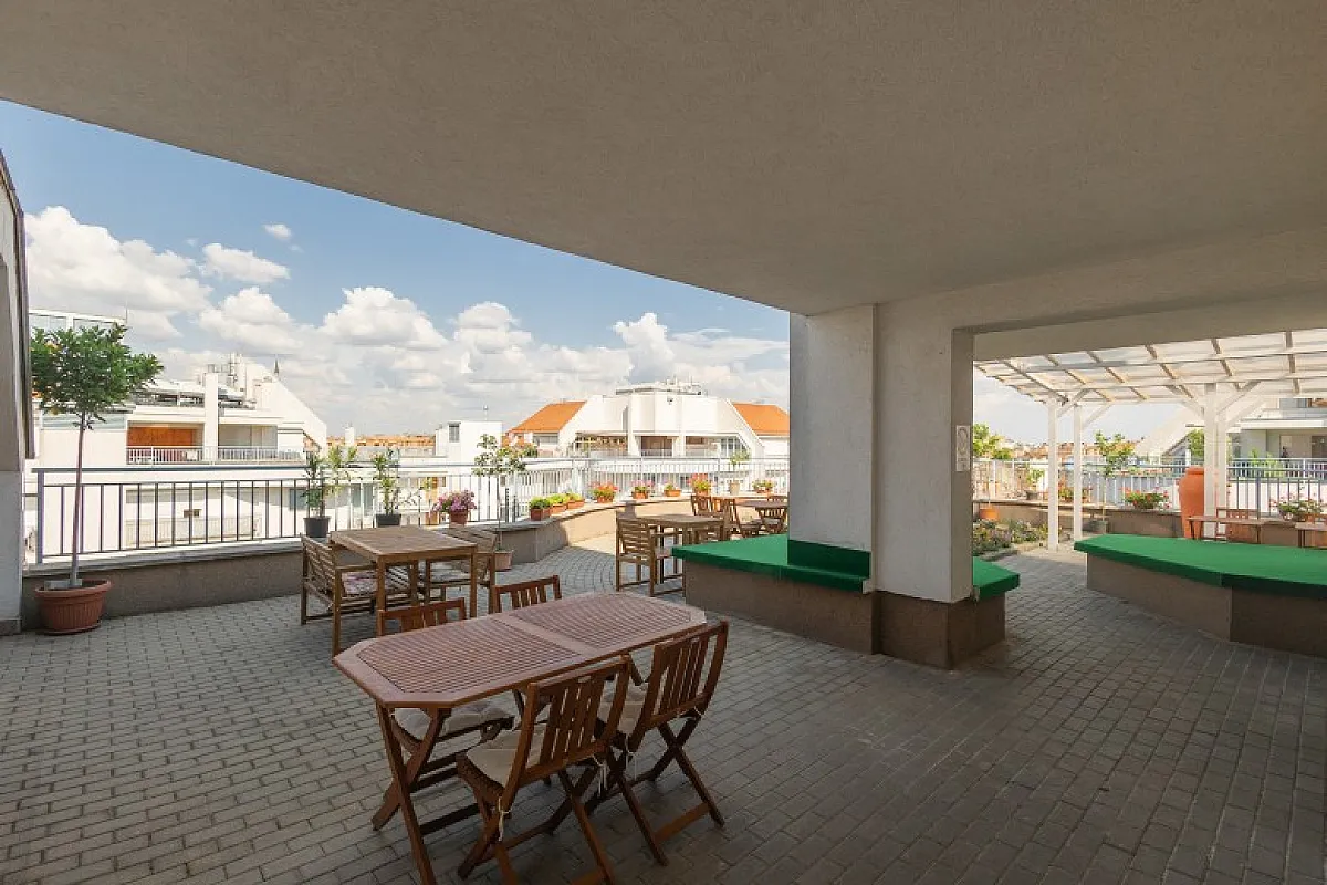 Rooftop City Residence