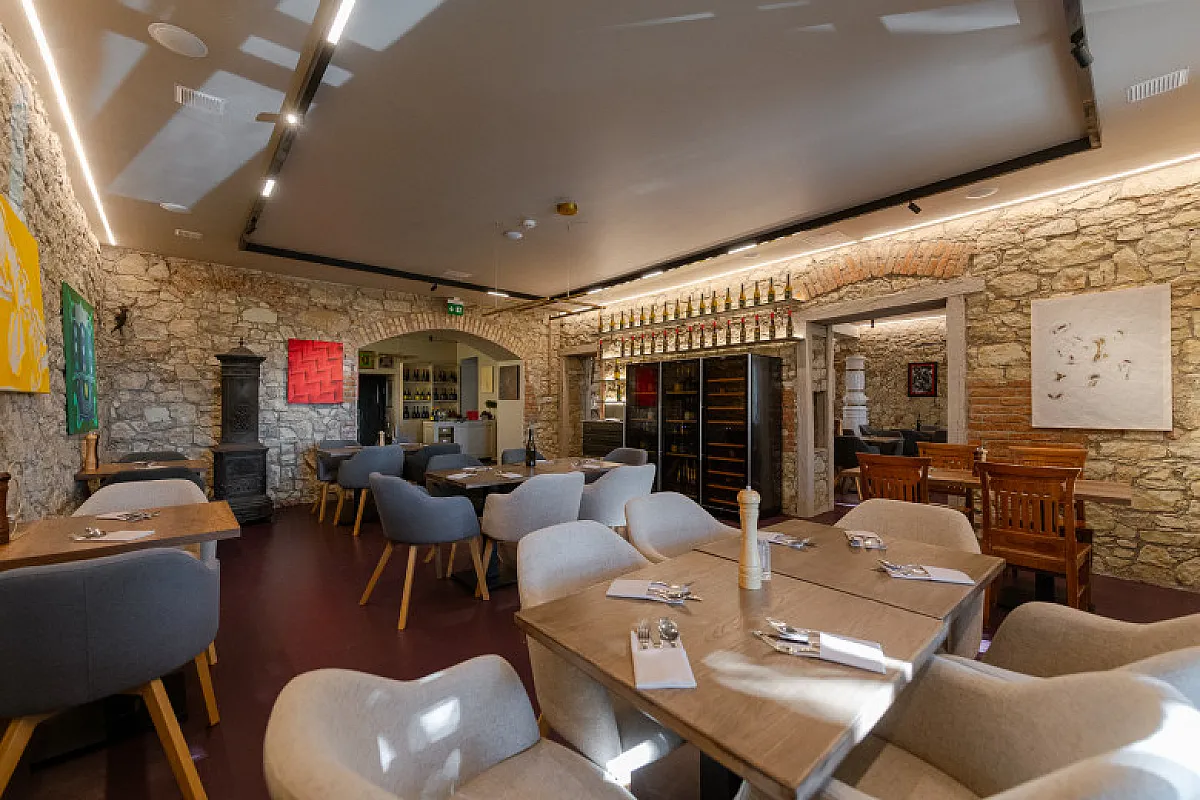 Tokaj Art Wine Barka Galéria Hotel és Étterem