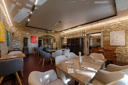 Tokaj Art Wine Barka Galéria Hotel és Étterem