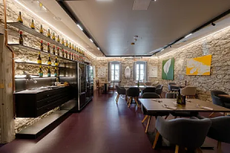 Tokaj Art Wine Barka Galéria Hotel és Étterem