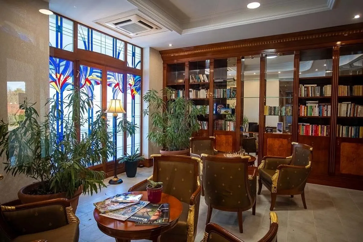 Hotel Golden Palace