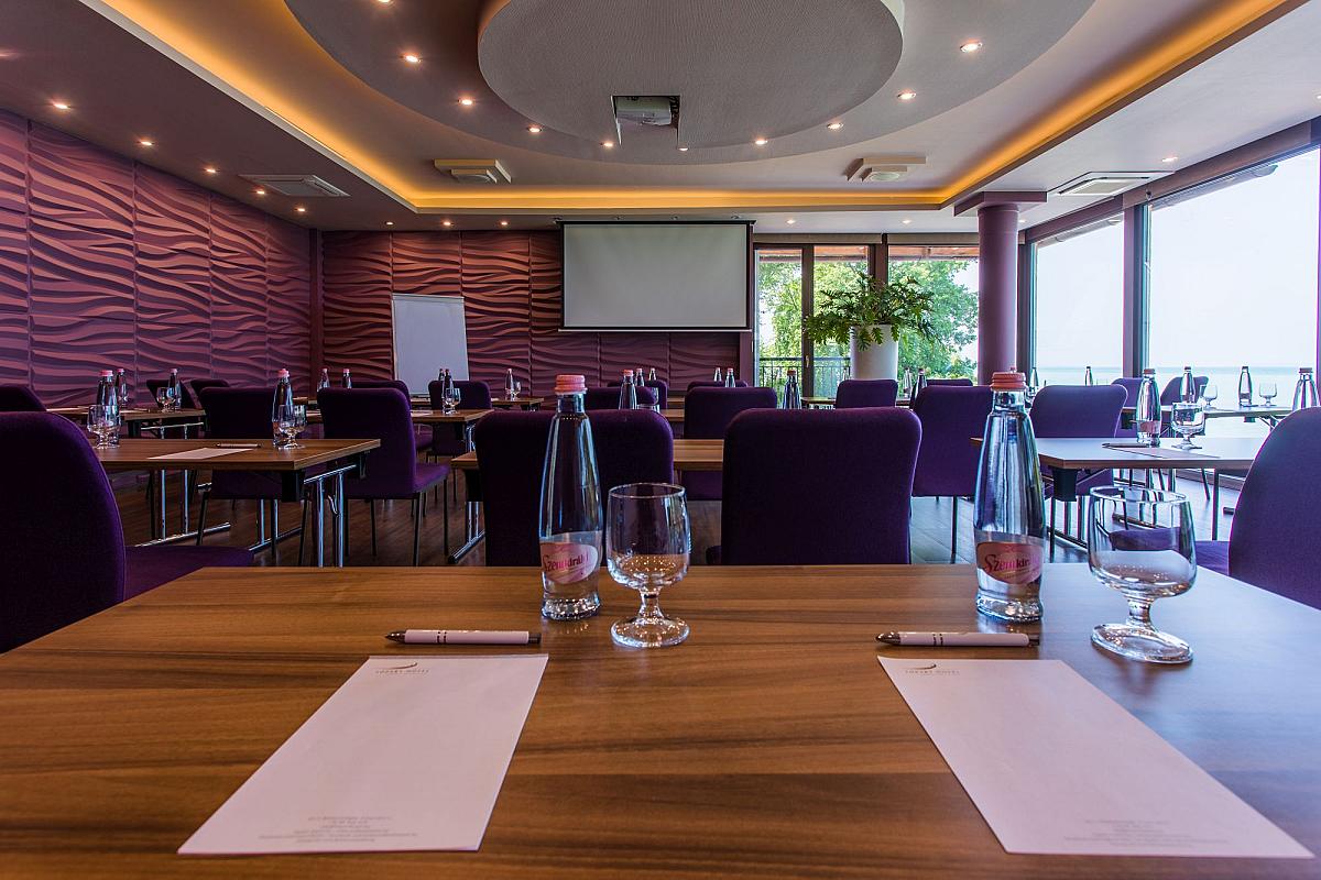 Tópart Hotel és Étterem