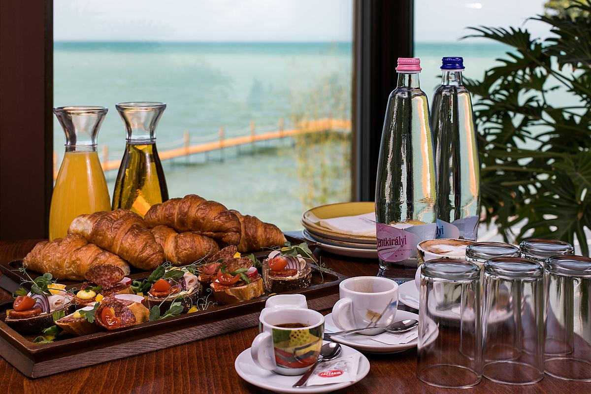 Tópart Hotel és Étterem