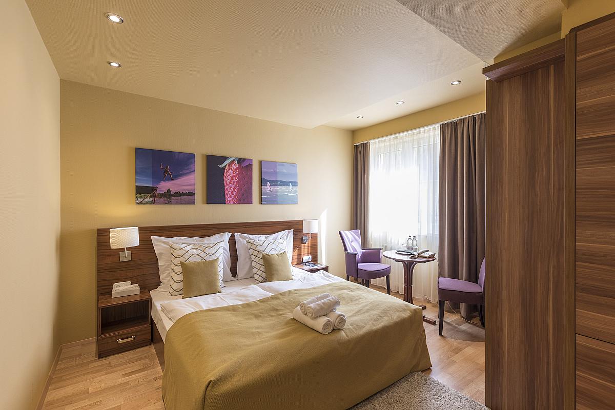 Tópart Hotel és Étterem