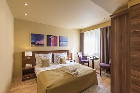 Tópart Hotel és Étterem