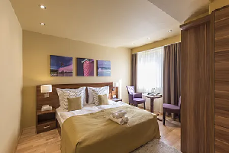 Tópart Hotel és Étterem