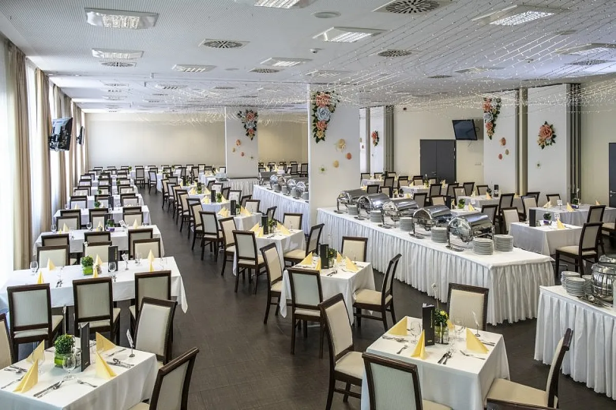Hotel Délibáb