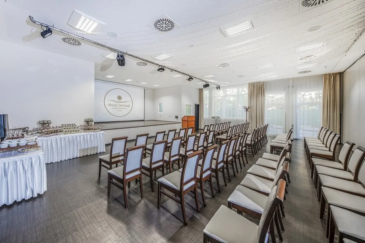 Hotel Délibáb