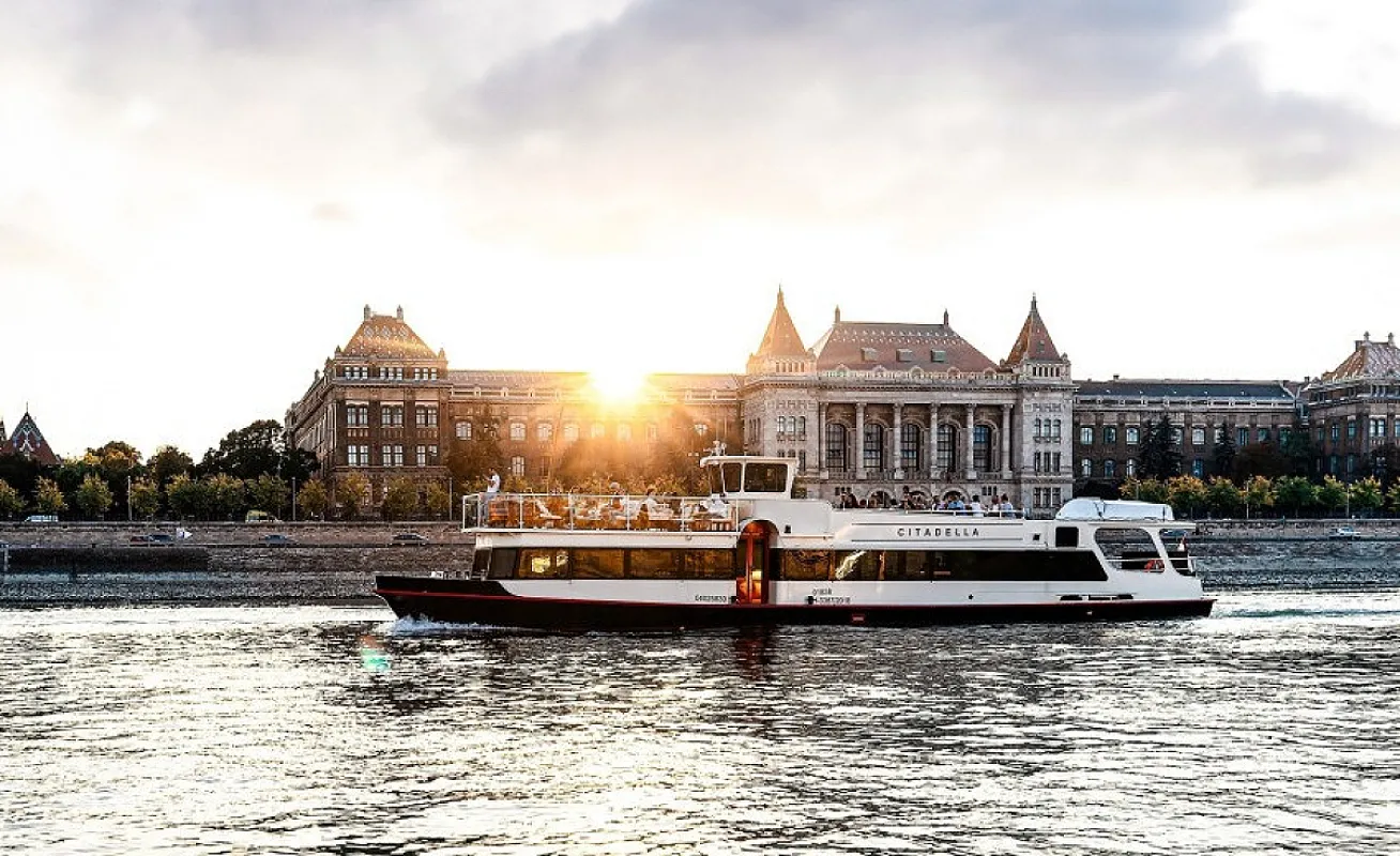 Duna Cruises