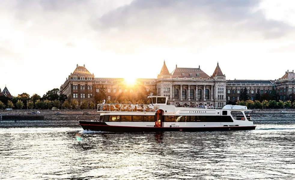Duna Cruises