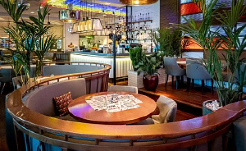 Mom Leroy Bistro