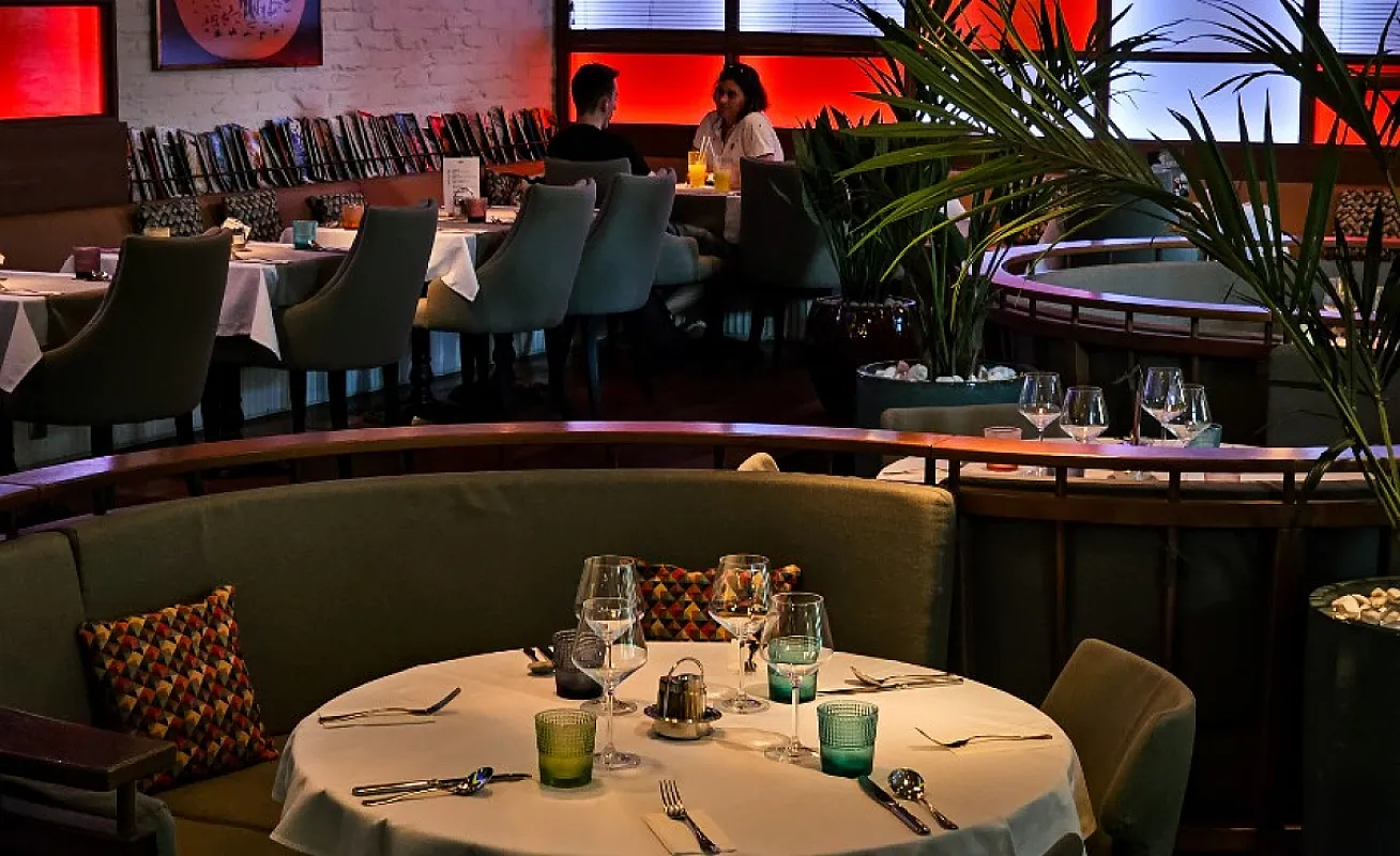 Mom Leroy Bistro