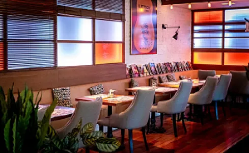 Mom Leroy Bistro
