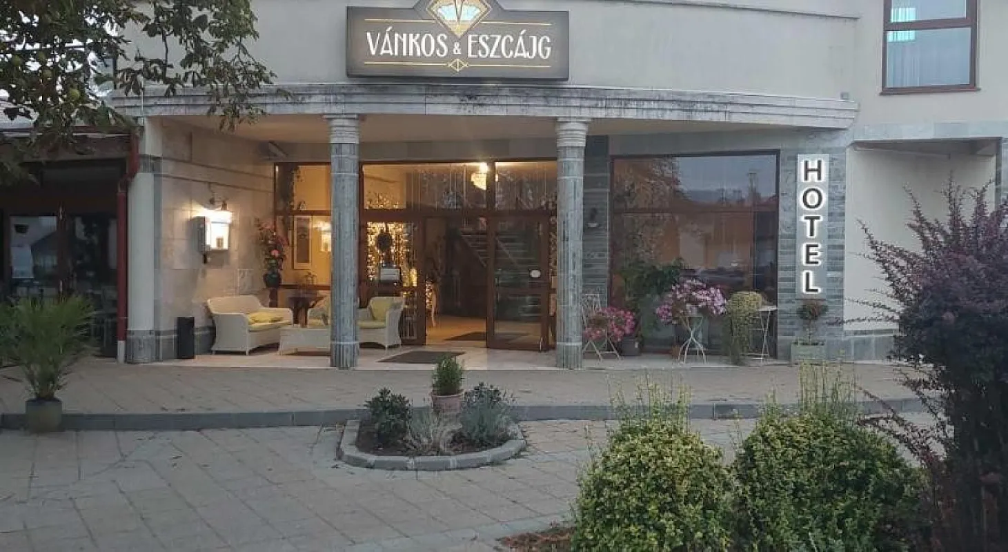 Vánkos & Eszcájg