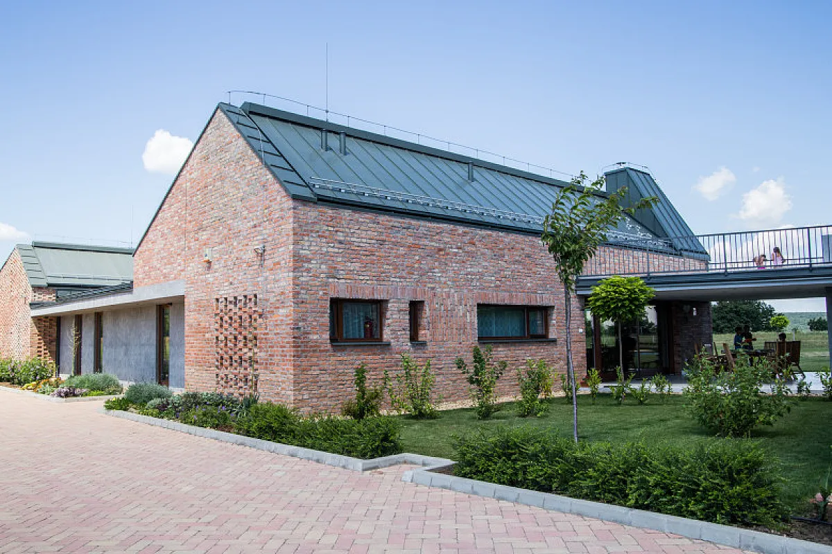 Öregtölgy Farm